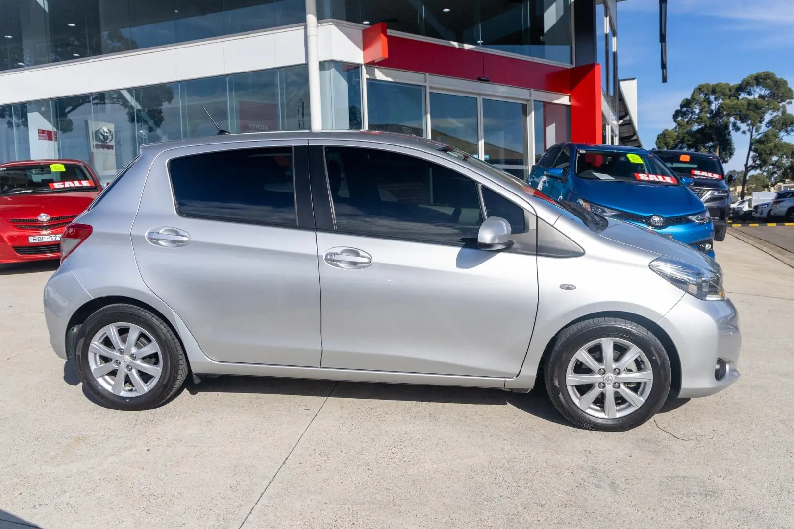 2012 Toyota Yaris Gallery Image 3
