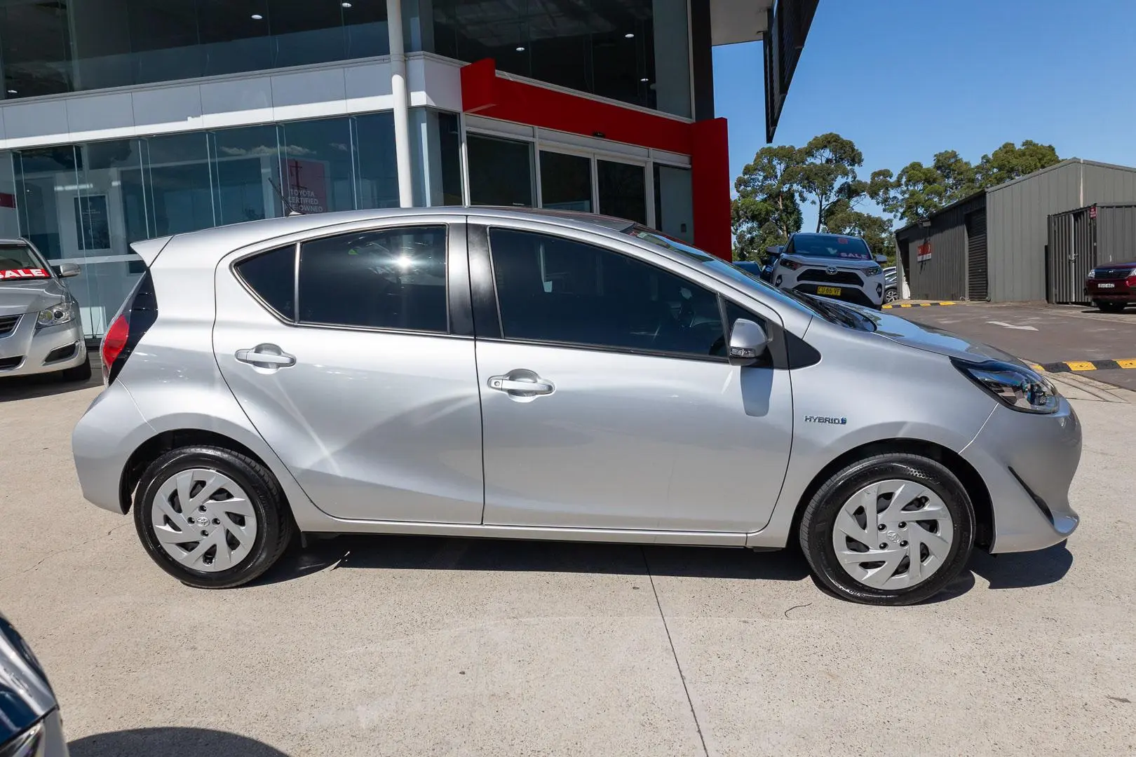 2019 Toyota Prius C Gallery Image 3