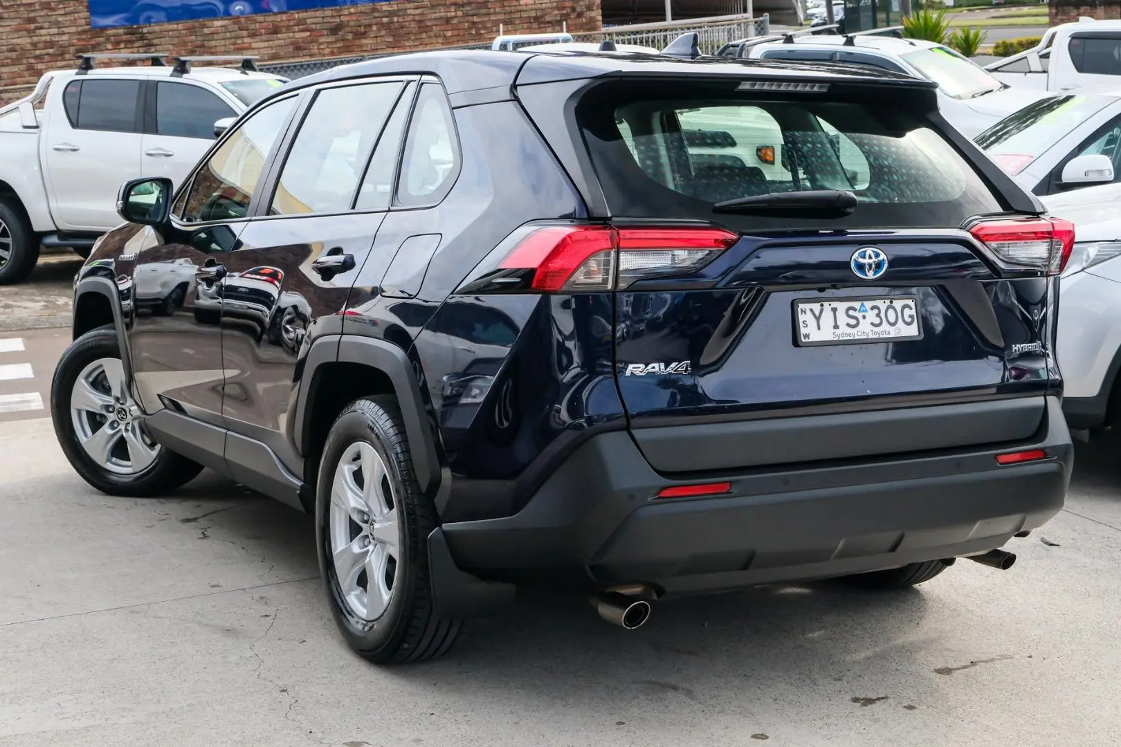 2019 Toyota RAV4 Gallery Image 2