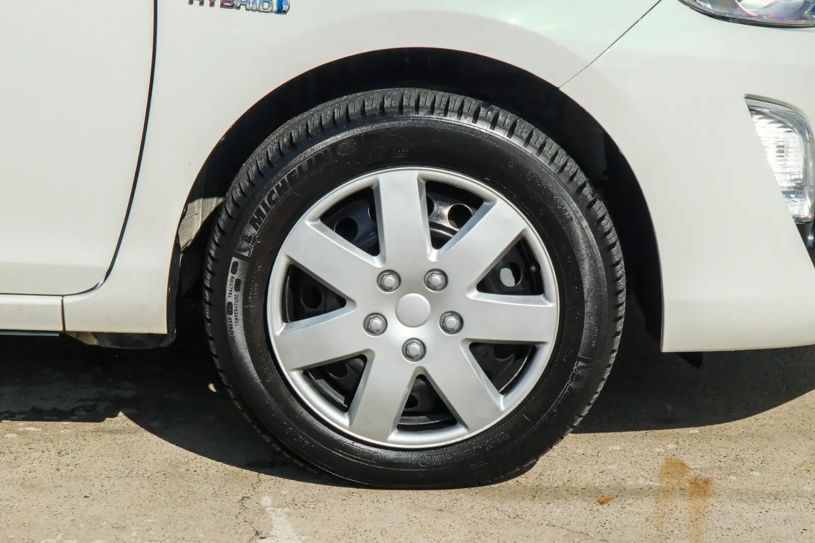 2016 Toyota Prius C Gallery Image 20