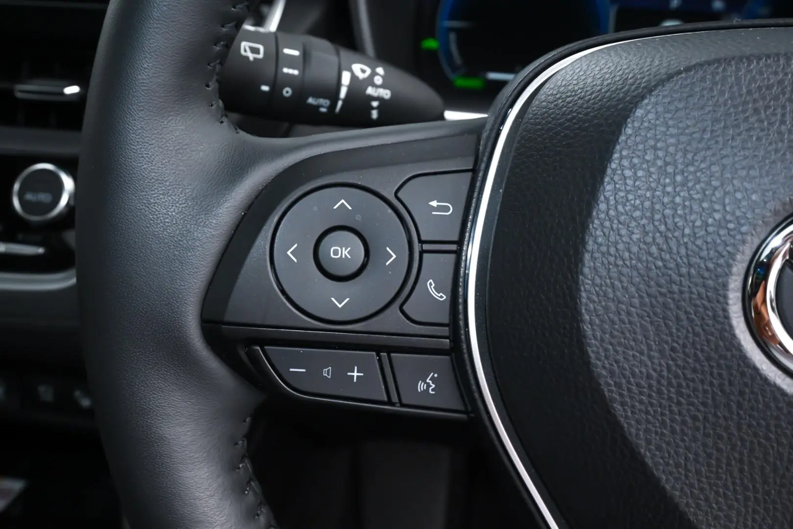 2025 Toyota Corolla Cross Gallery Image 13