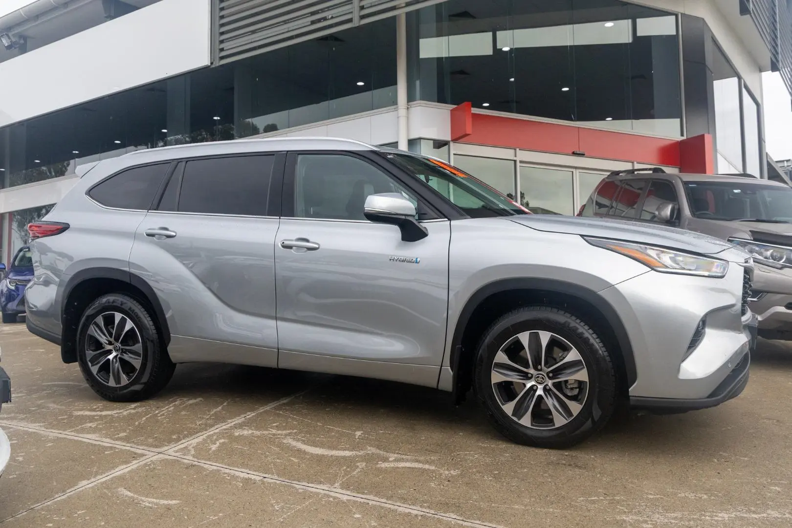 2021 Toyota Kluger Gallery Image 3