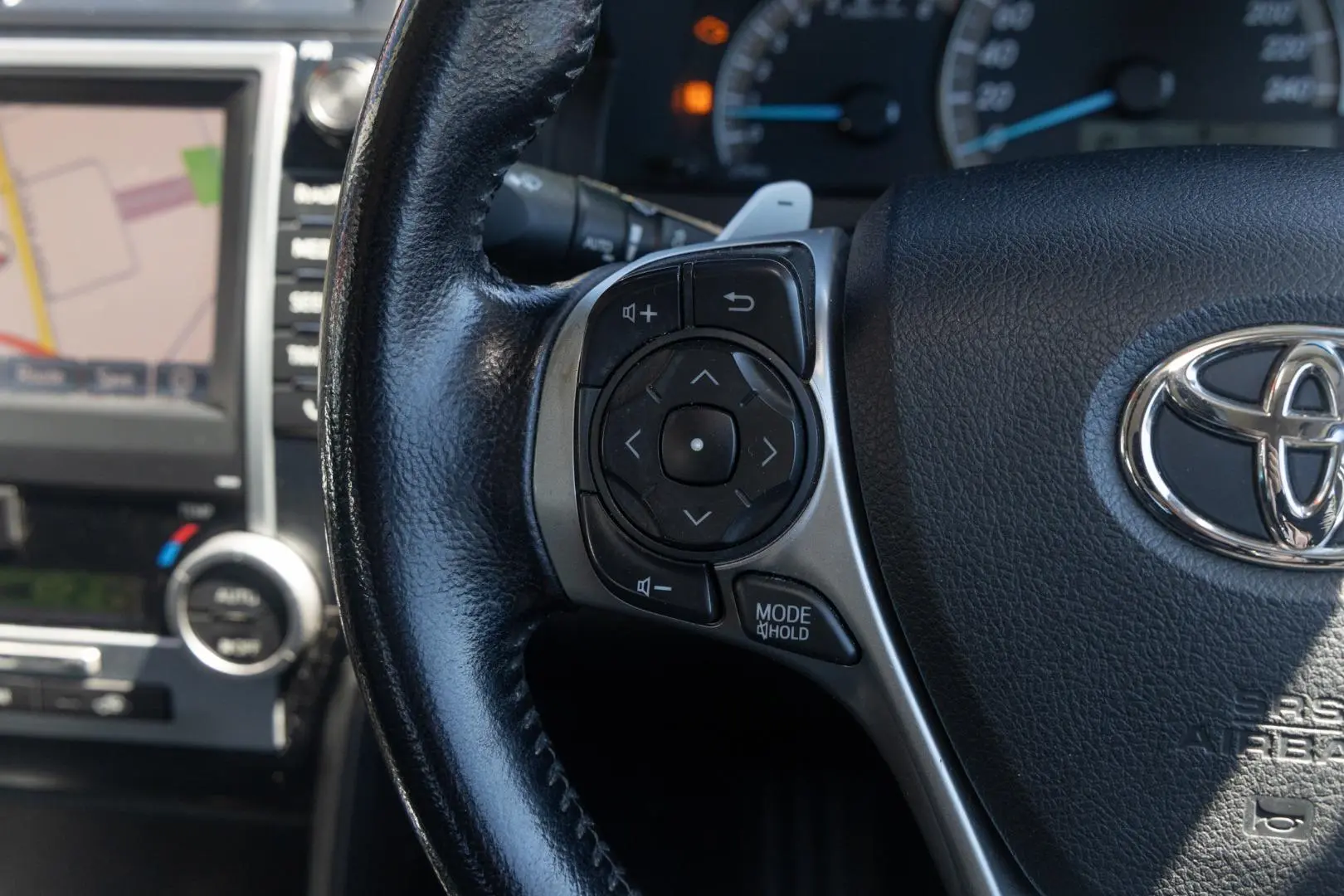 2014 Toyota Camry Gallery Image 11