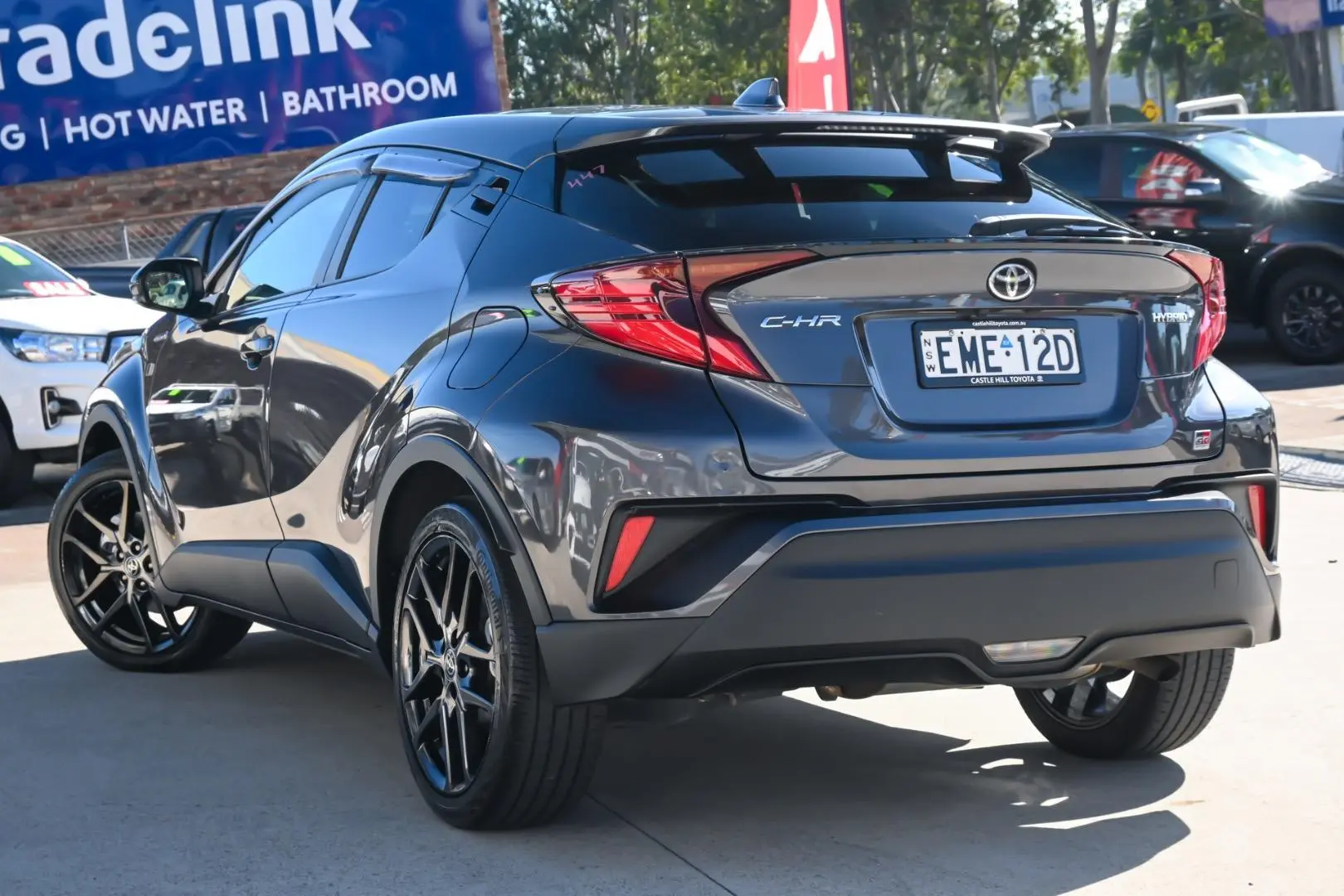 2021 Toyota C-HR Gallery Image 2
