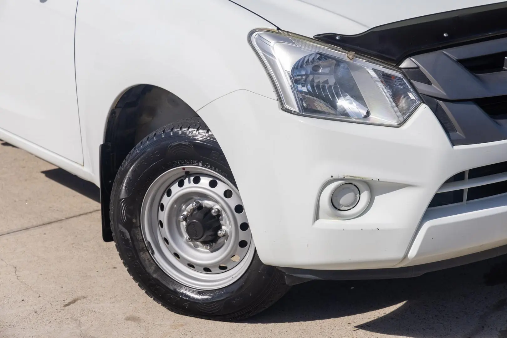2018 Isuzu D-MAX Gallery Image 6