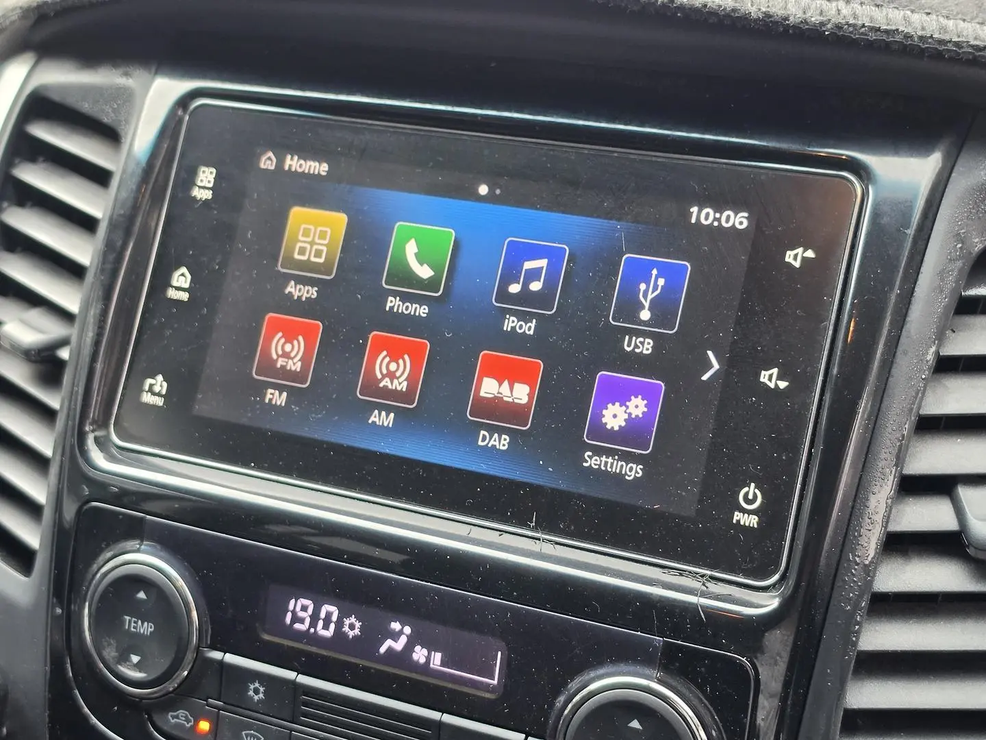 2017 Mitsubishi Pajero Sport Gallery Image 29