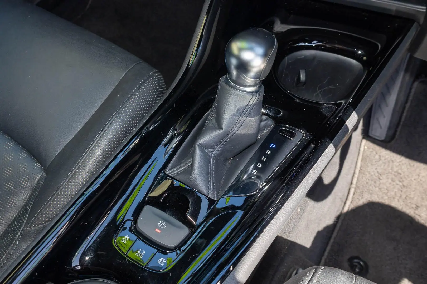 2023 Toyota C-HR Gallery Image 16