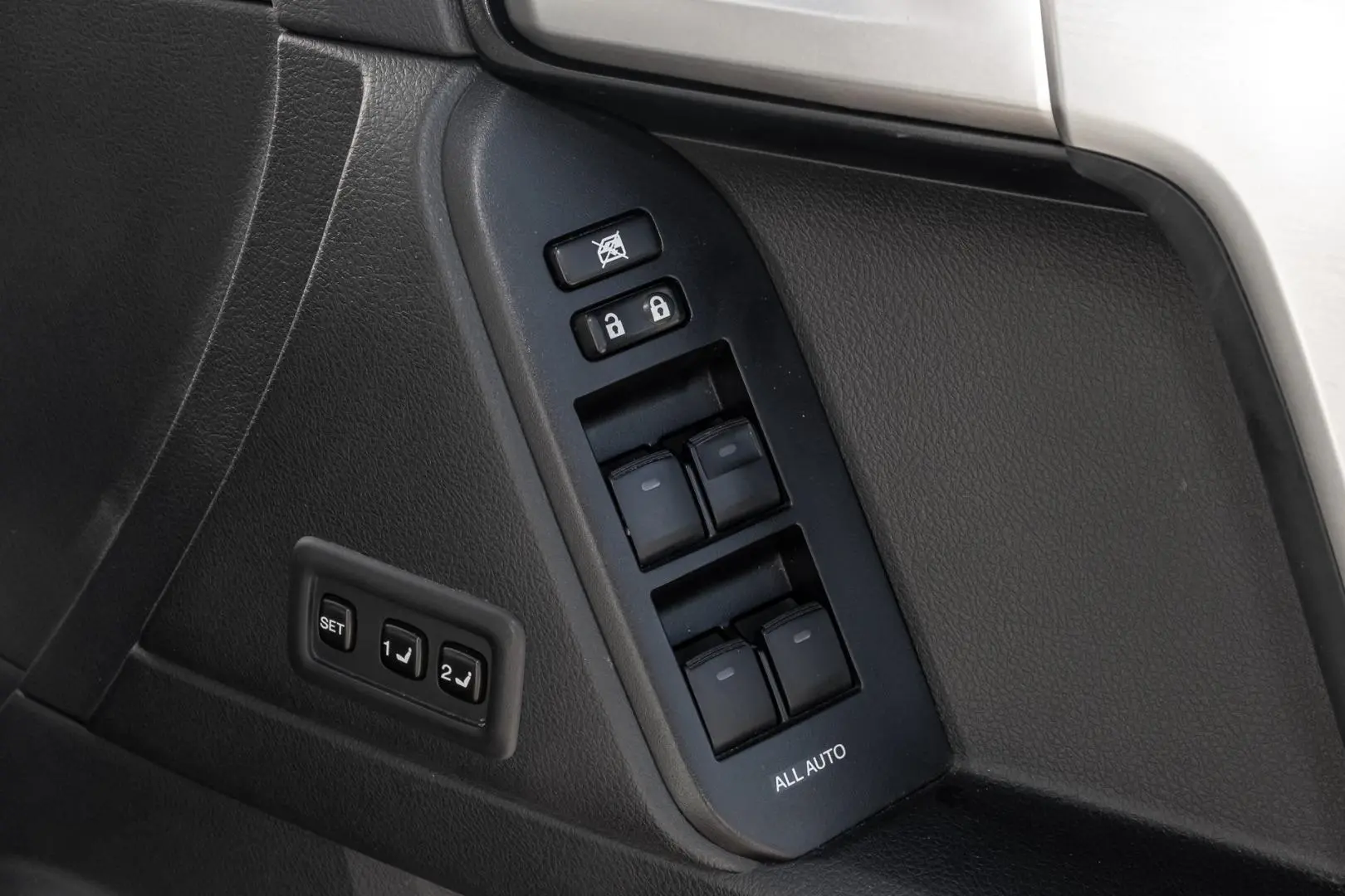 2021 Toyota Landcruiser Prado Gallery Image 17