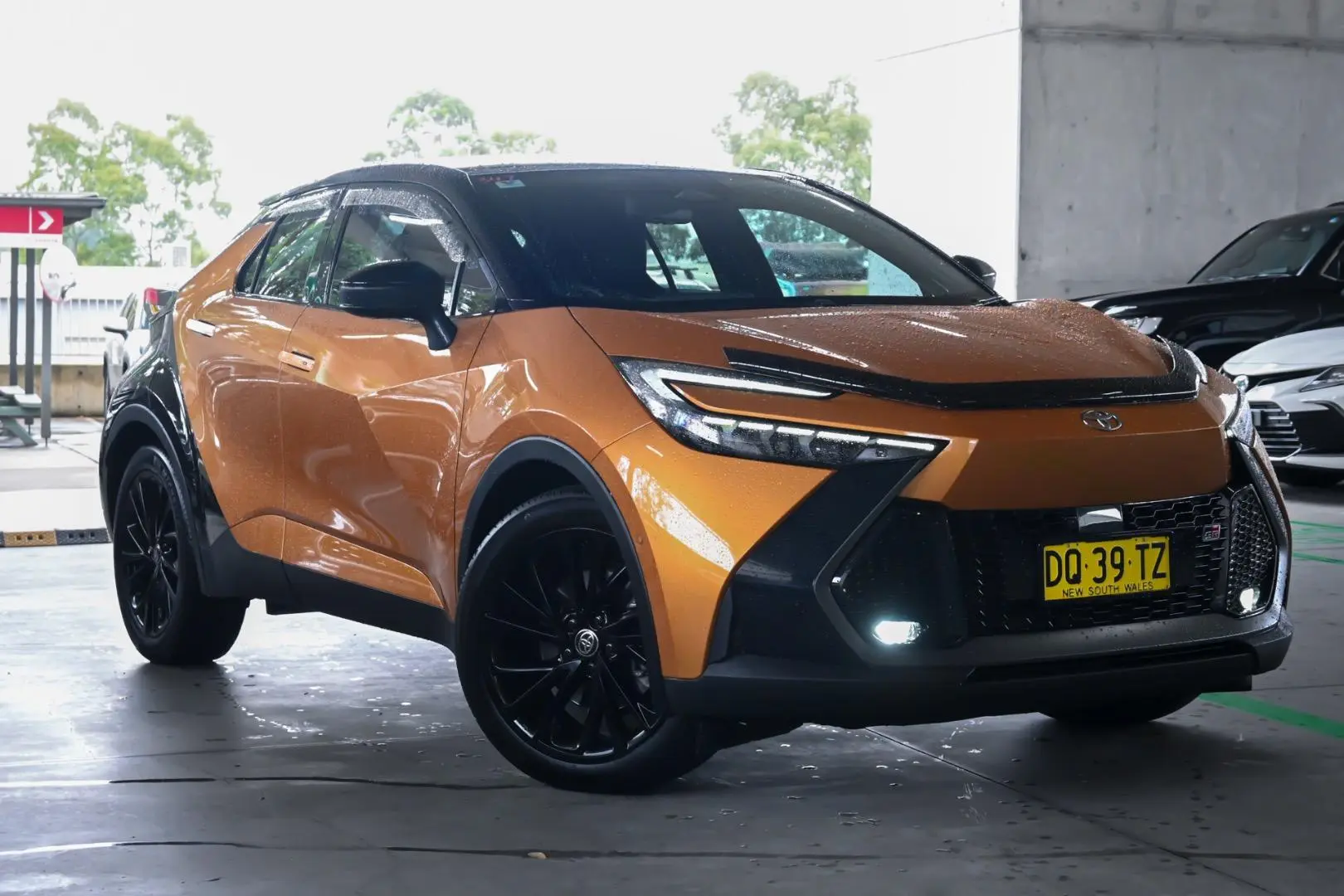 2025 Toyota C-HR Gallery Image 1