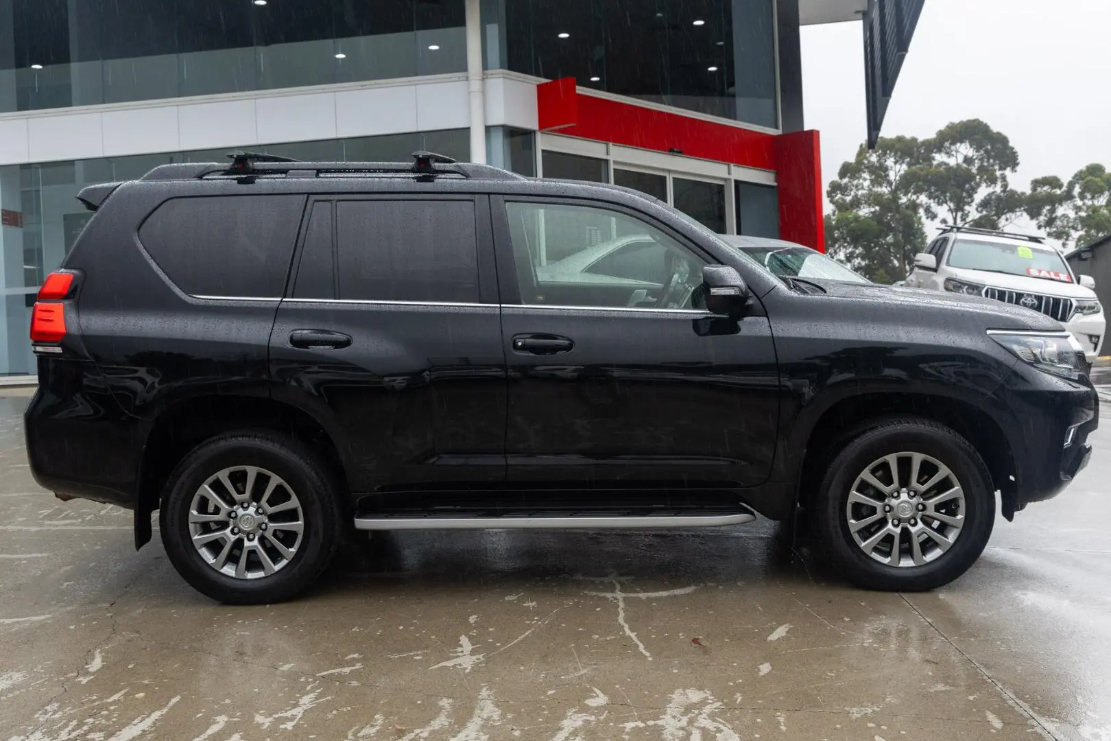 2019 Toyota Landcruiser Prado Gallery Image 3