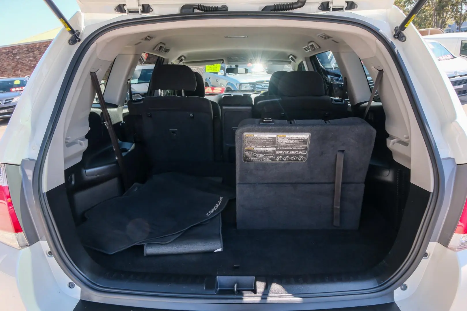 2013 Toyota Kluger Gallery Image 17