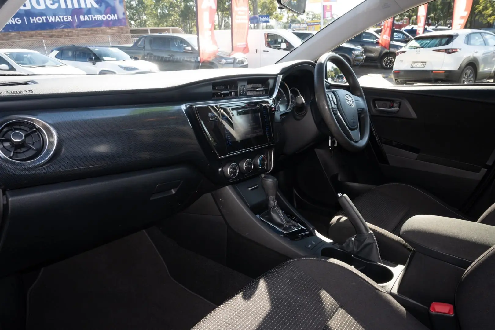 2015 Toyota Corolla Gallery Image 5