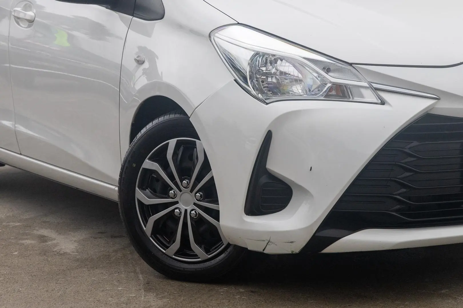 2019 Toyota Yaris Gallery Image 12