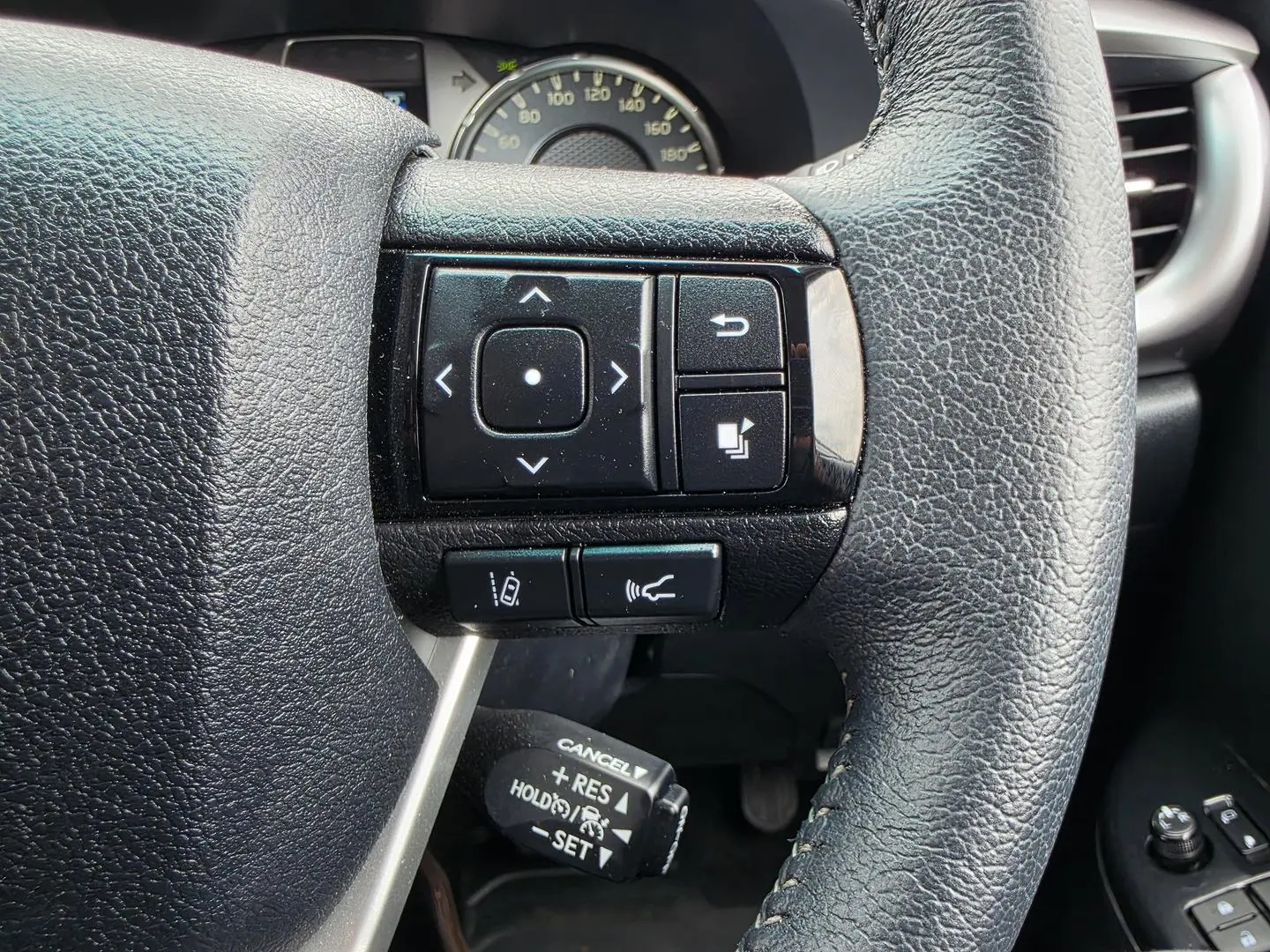 2025 Toyota Hilux Gallery Image 25