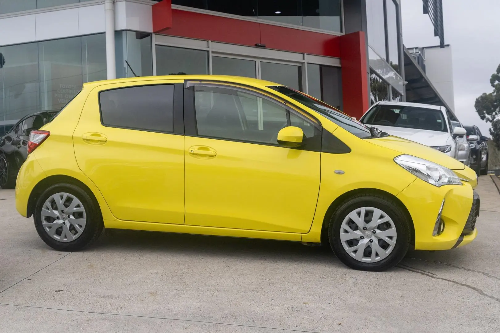 2017 Toyota Yaris Gallery Image 3