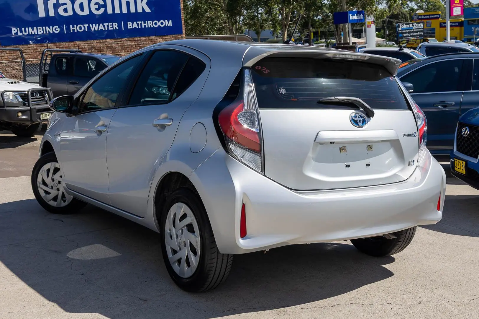 2019 Toyota Prius C Gallery Image 2