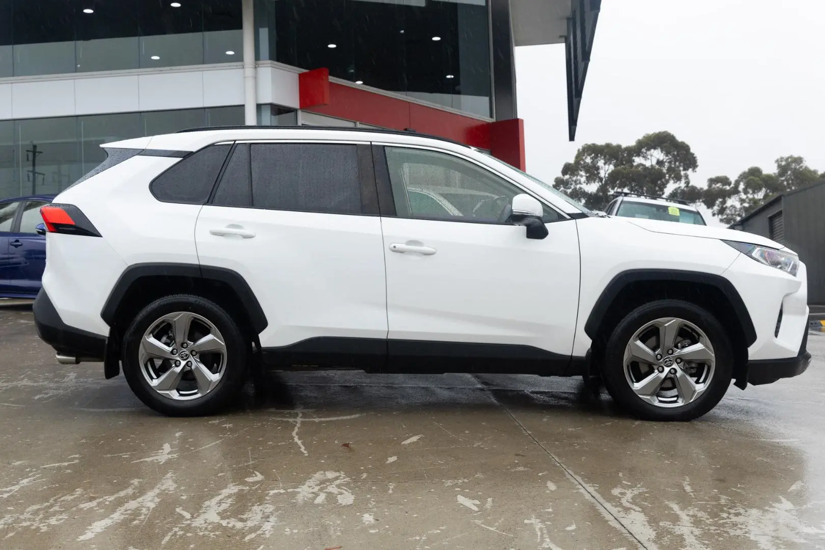 2021 Toyota RAV4 Gallery Image 3