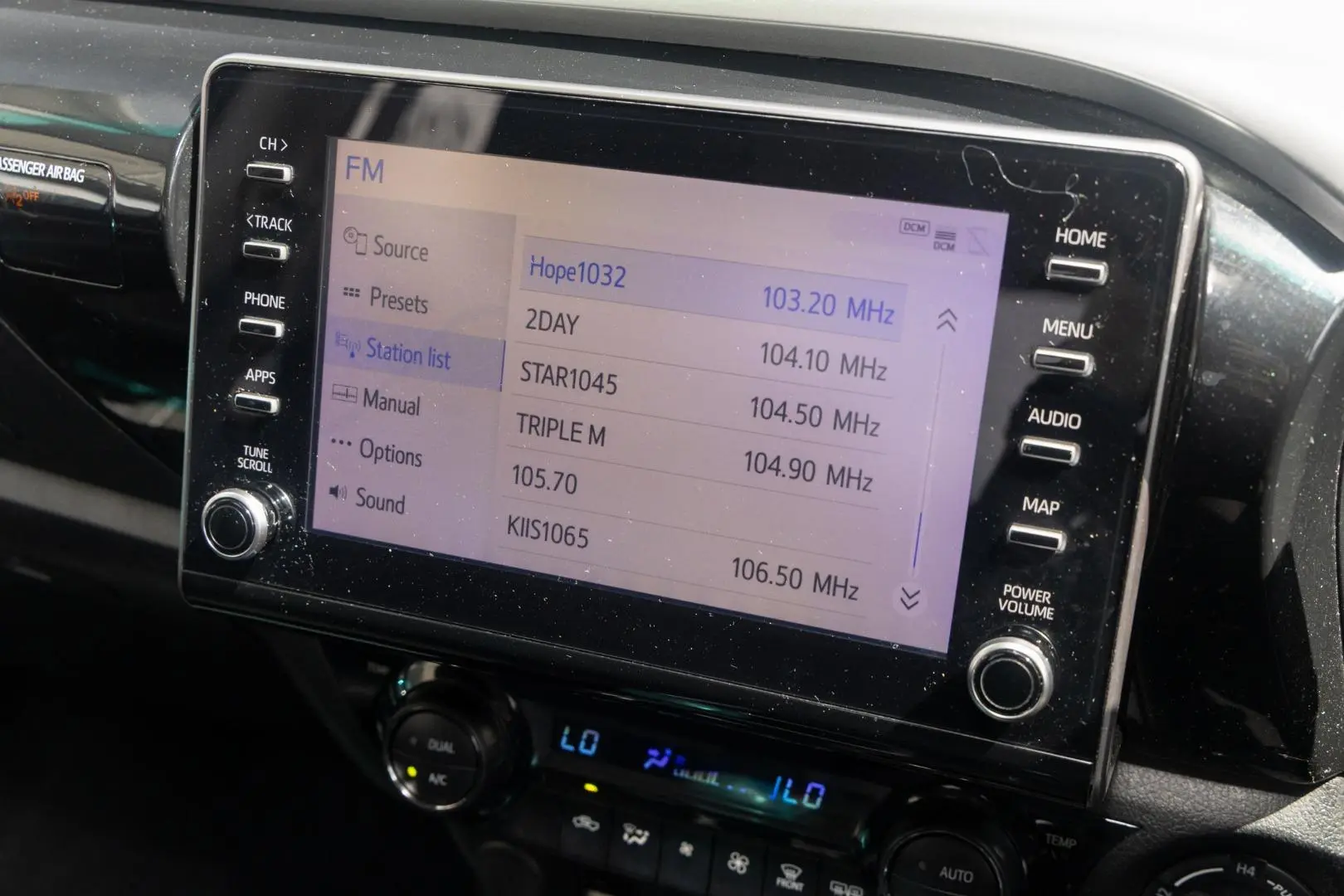 2022 Toyota Hilux Gallery Image 14
