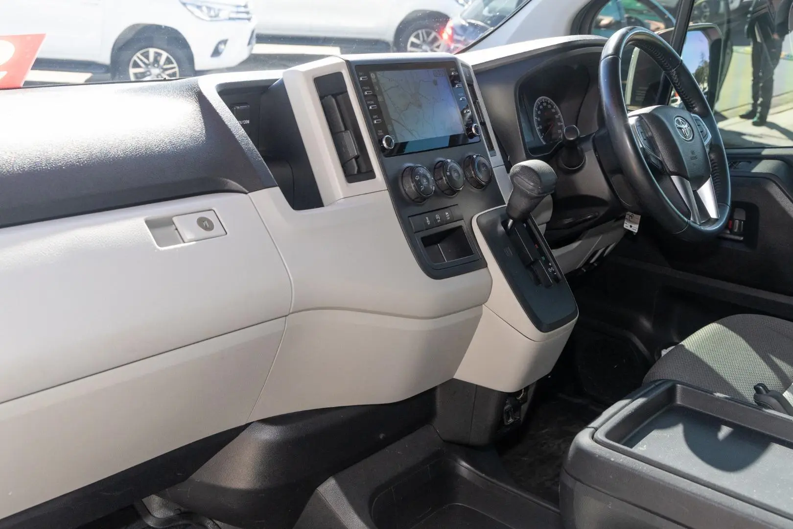 2022 Toyota Hiace Gallery Image 8