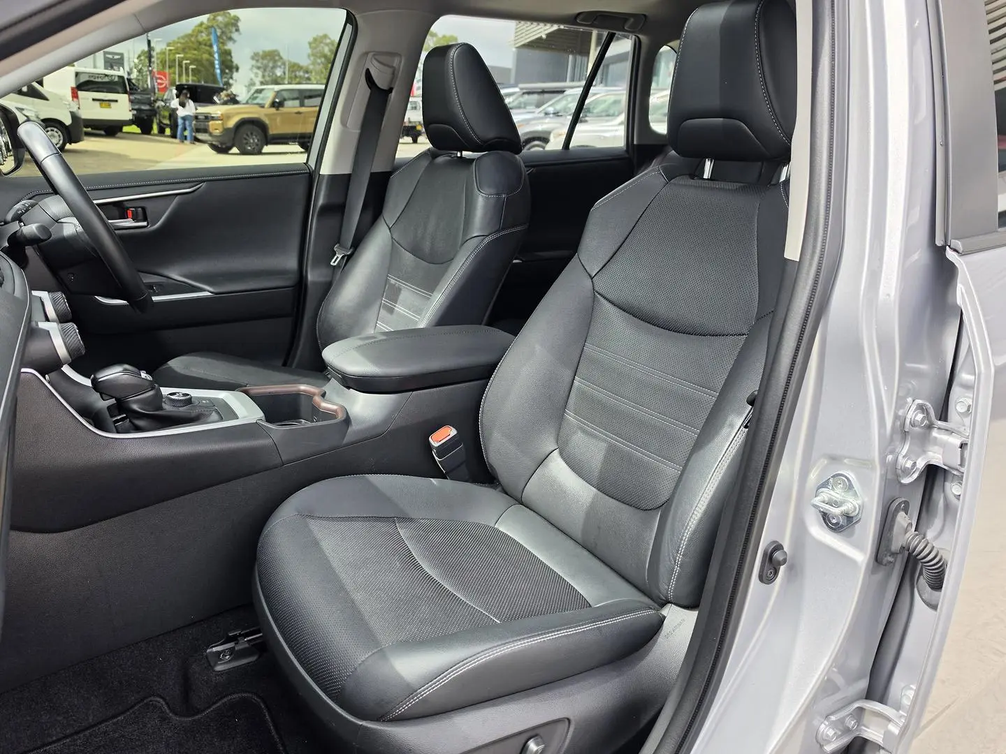 2023 Toyota RAV4 Gallery Image 18