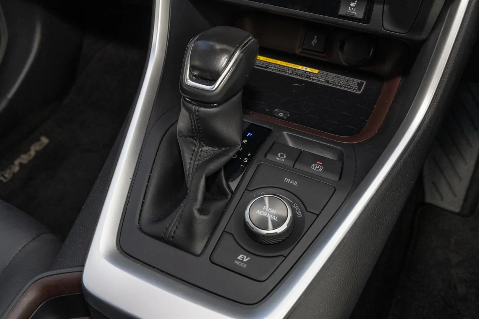 2020 Toyota RAV4 Gallery Image 17