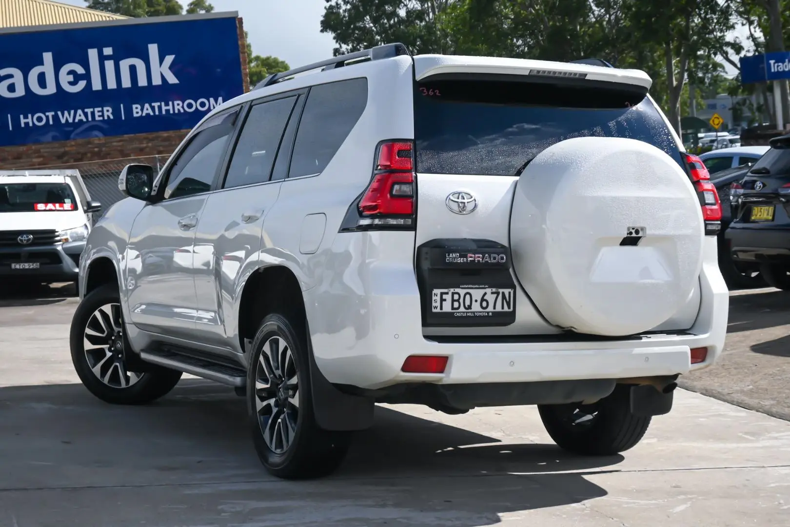 2023 Toyota Landcruiser Prado Gallery Image 2