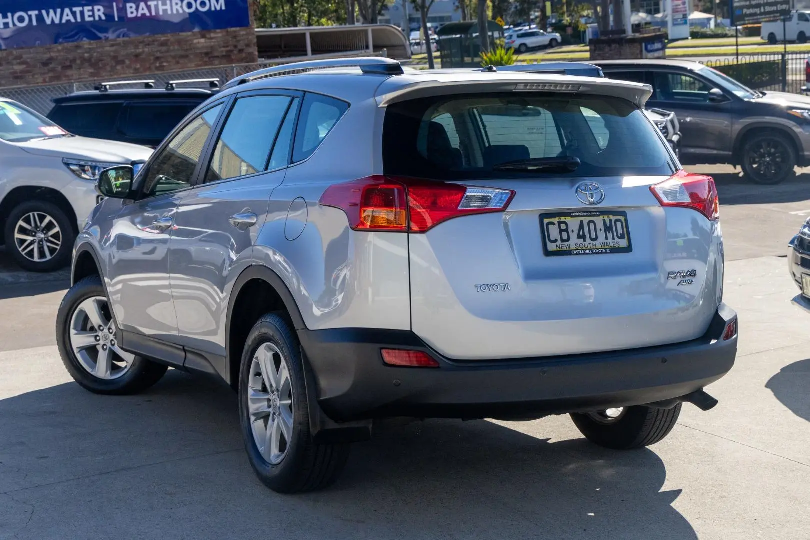 2013 Toyota RAV4 Gallery Image 2