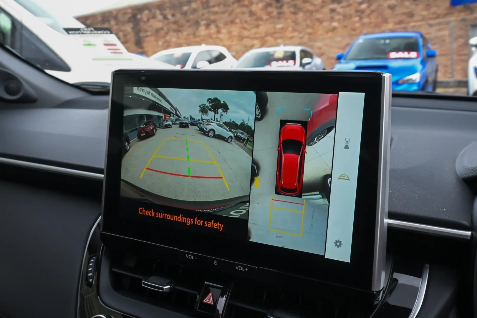 2025 Toyota Corolla Cross Gallery Image 16