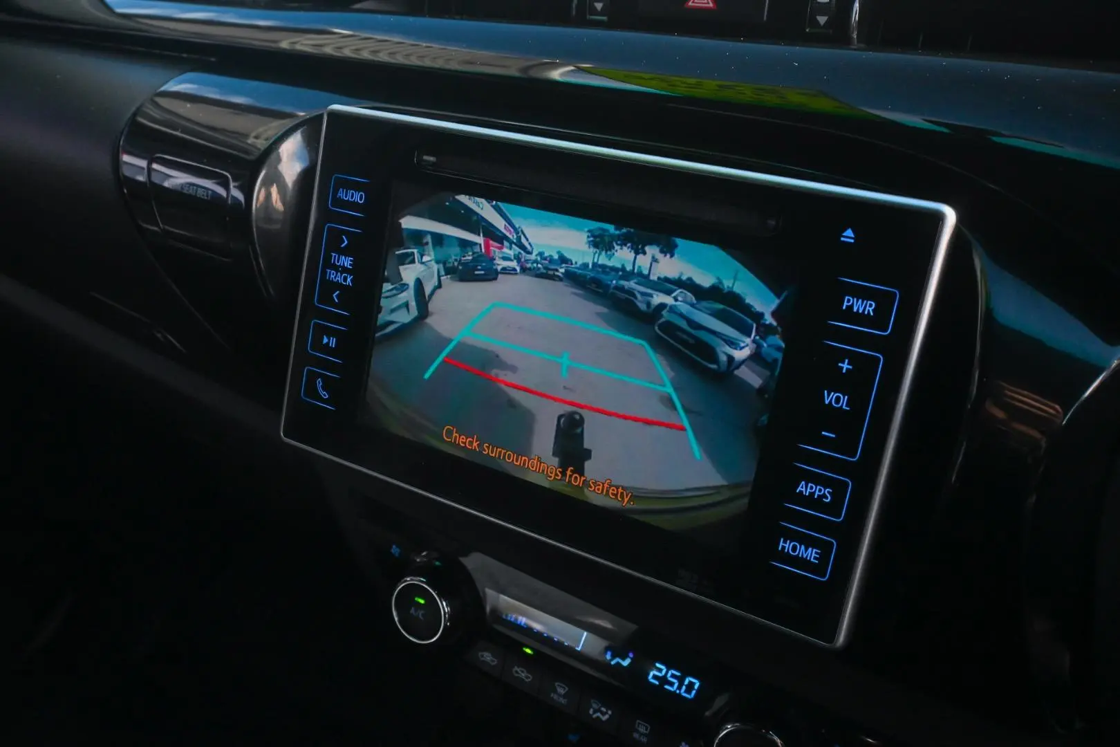 2018 Toyota Hilux Gallery Image 15