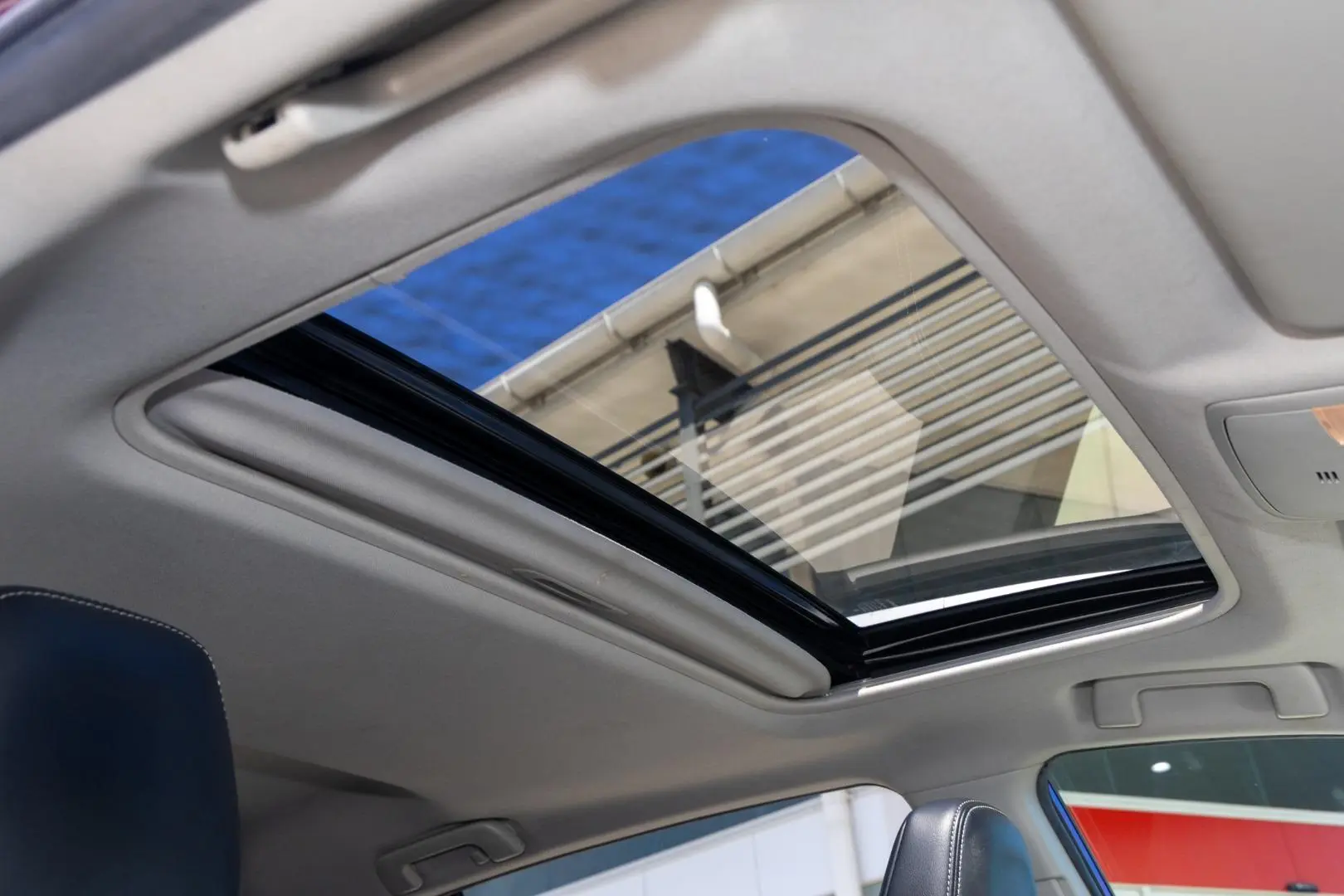 2016 Toyota RAV4 Gallery Image 20