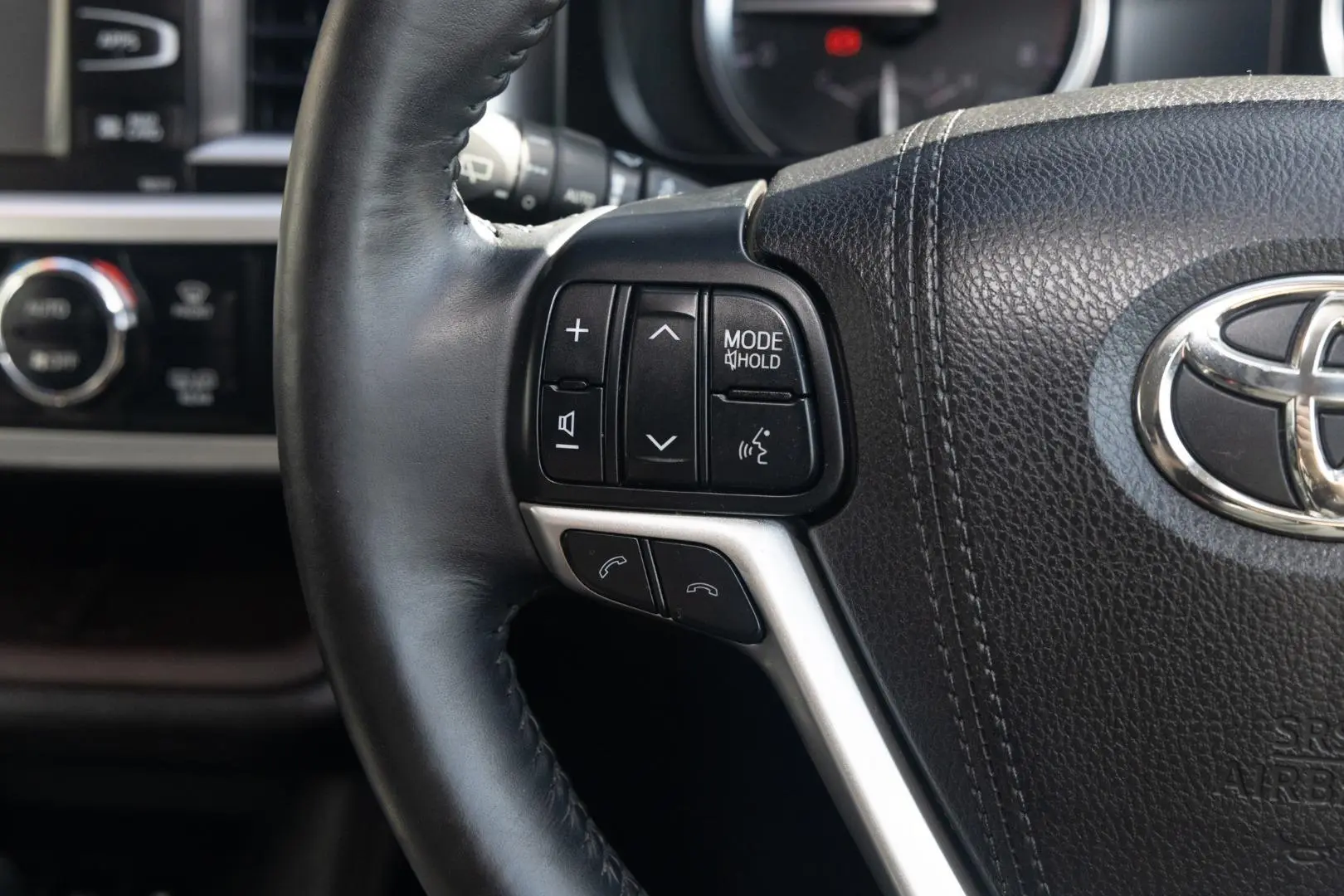 2017 Toyota Kluger Gallery Image 11