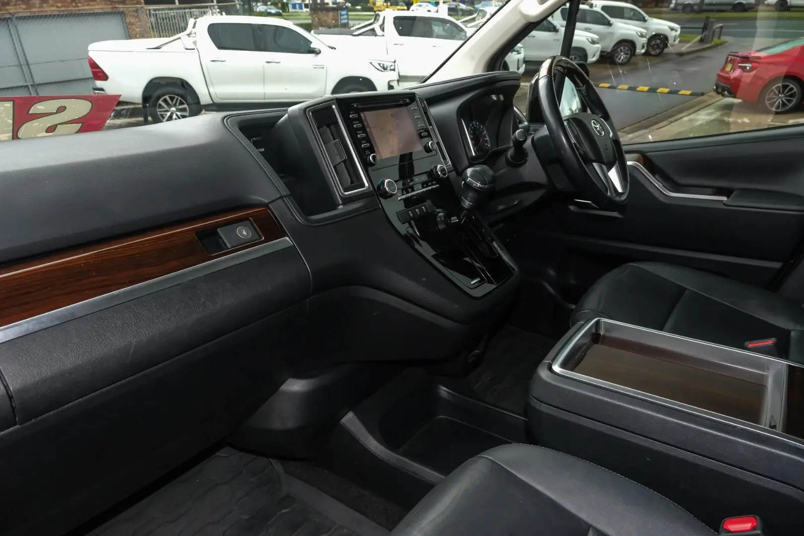 2019 Toyota Granvia Gallery Image 8