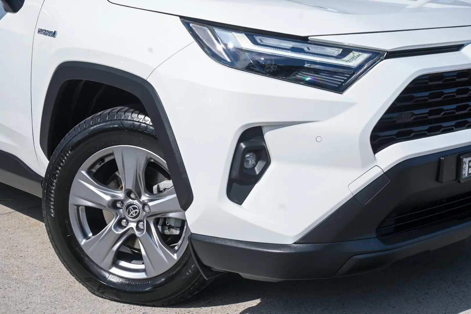 2022 Toyota RAV4 Gallery Image 6