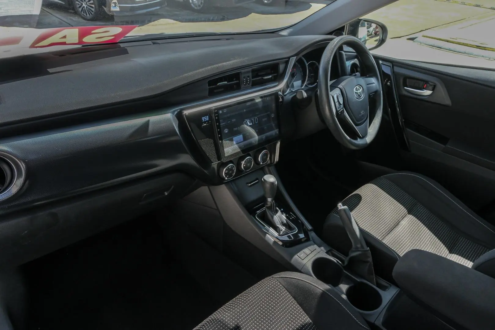 2017 Toyota Corolla Gallery Image 8