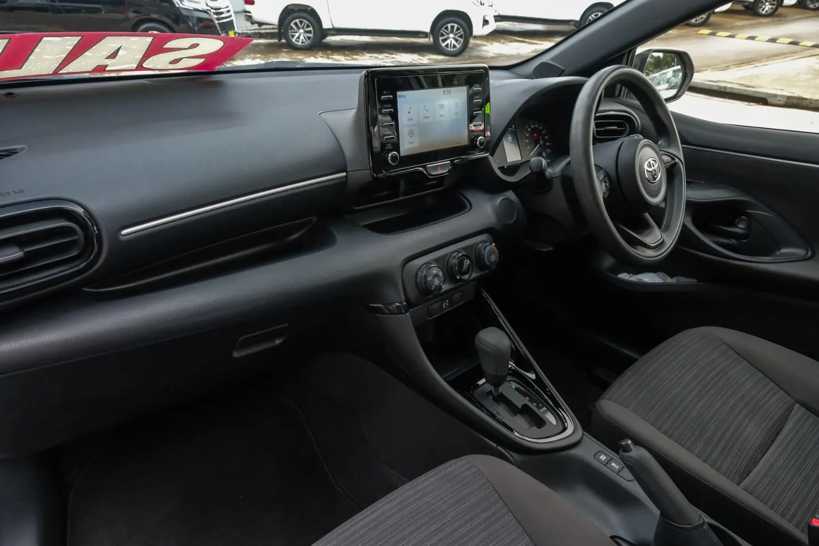 2022 Toyota Yaris Gallery Image 8