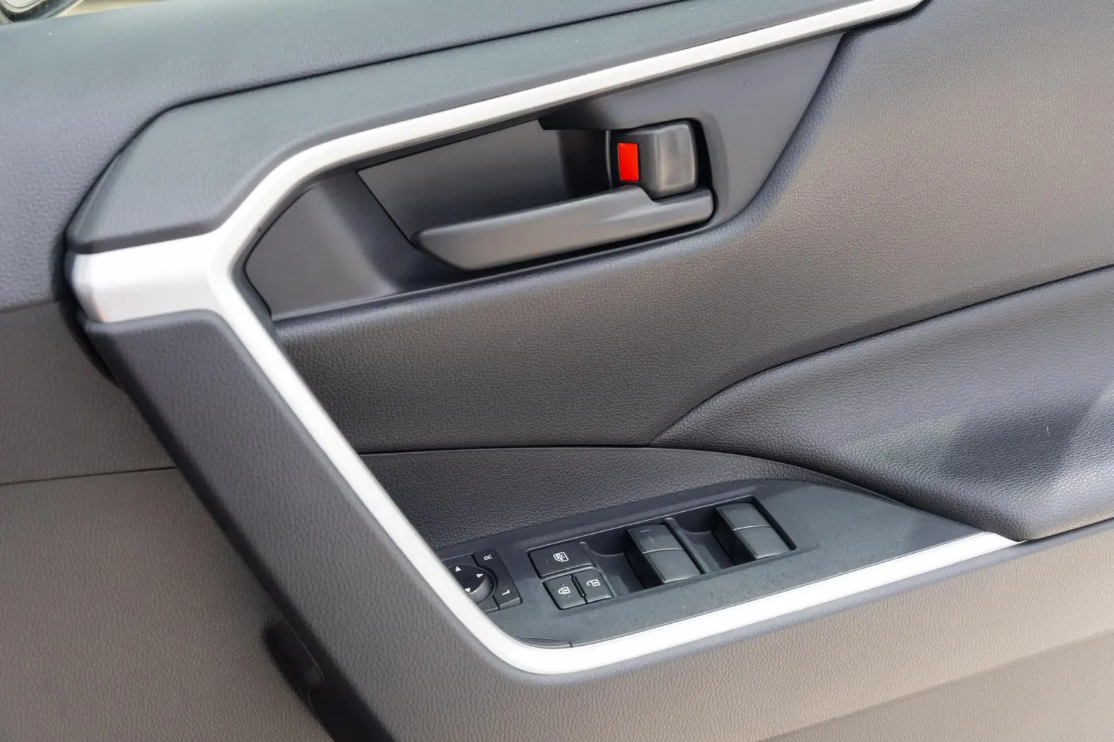 2022 Toyota RAV4 Gallery Image 16