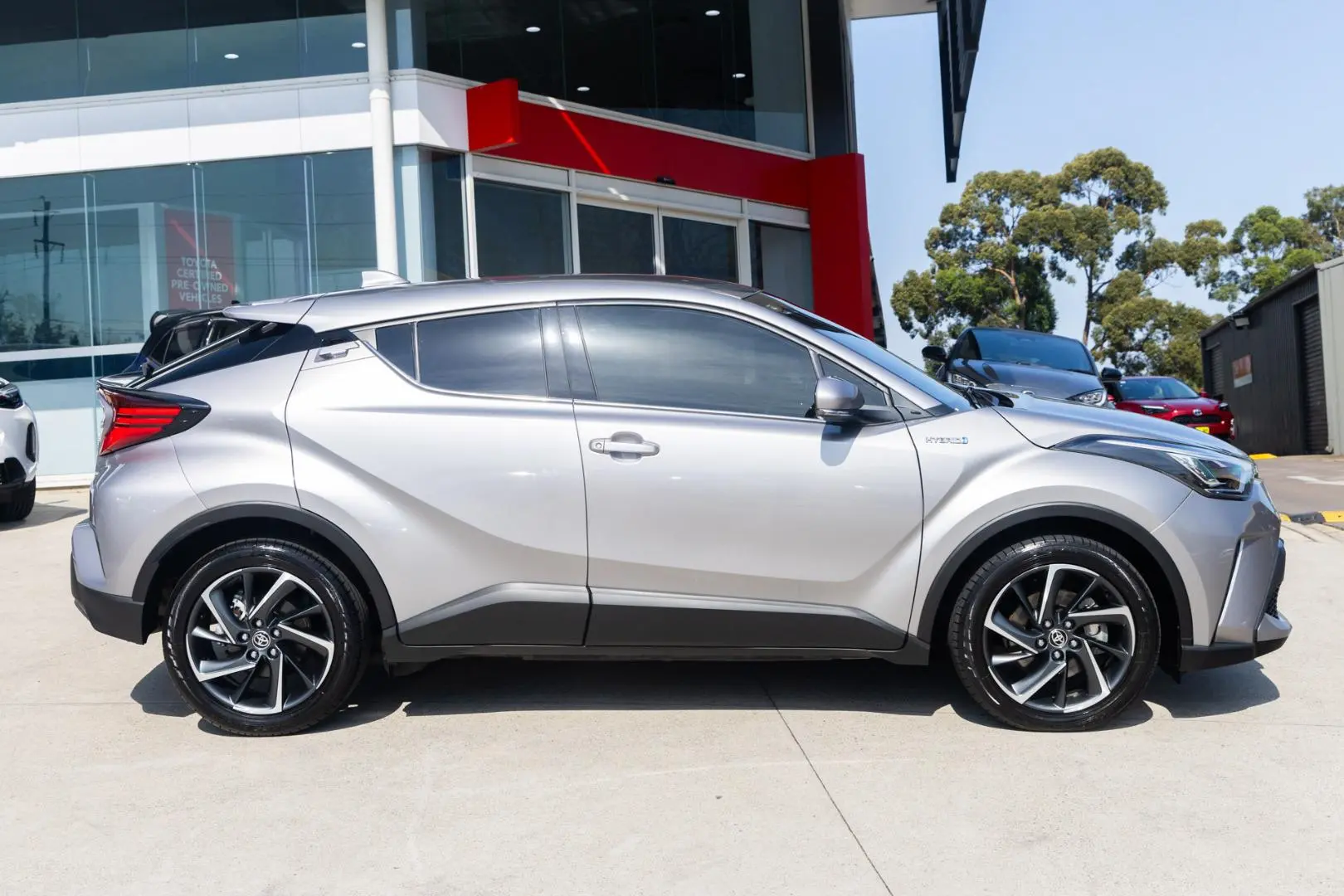 2020 Toyota C-HR Gallery Image 3