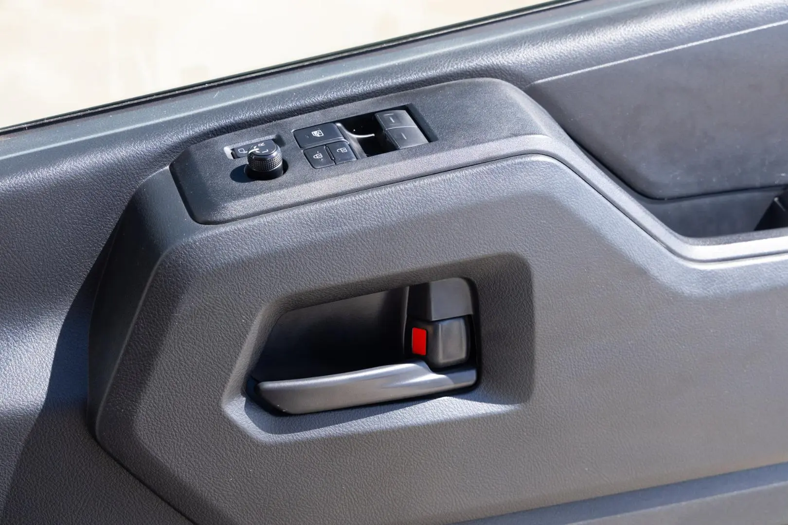 2020 Toyota Hiace Gallery Image 16