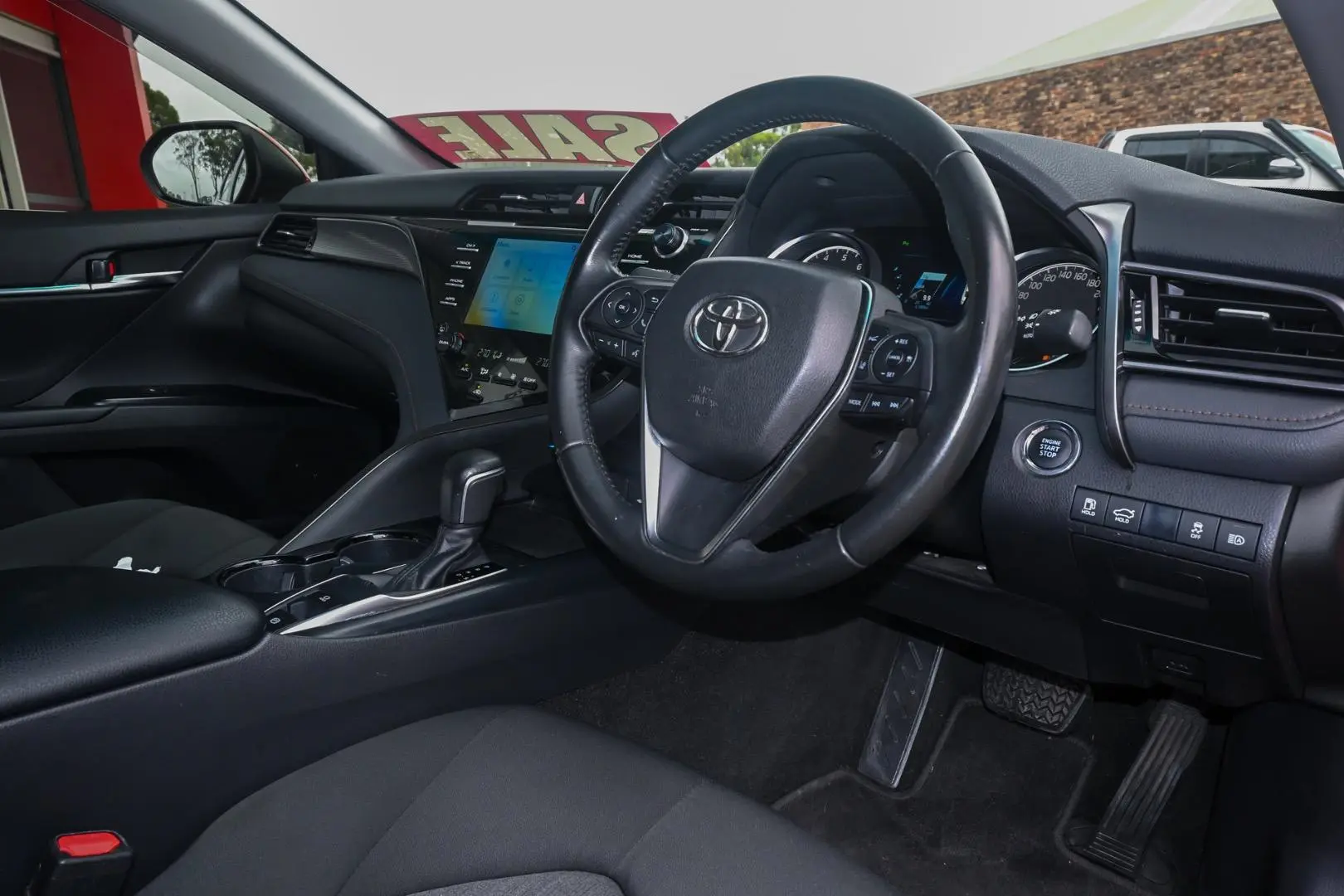 2019 Toyota Camry Gallery Image 7