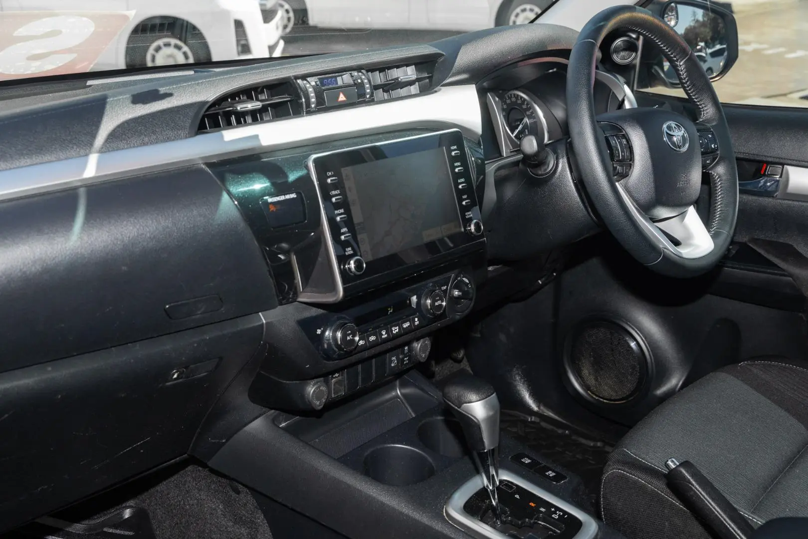 2021 Toyota Hilux Gallery Image 8