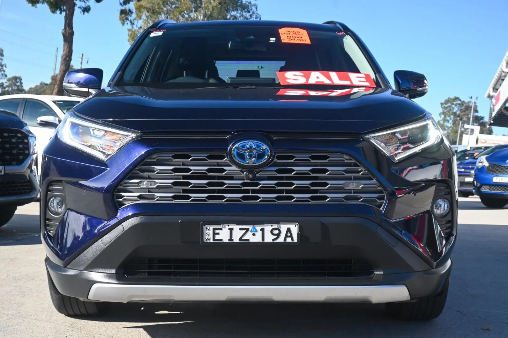 2019 Toyota RAV4 Gallery Image 4