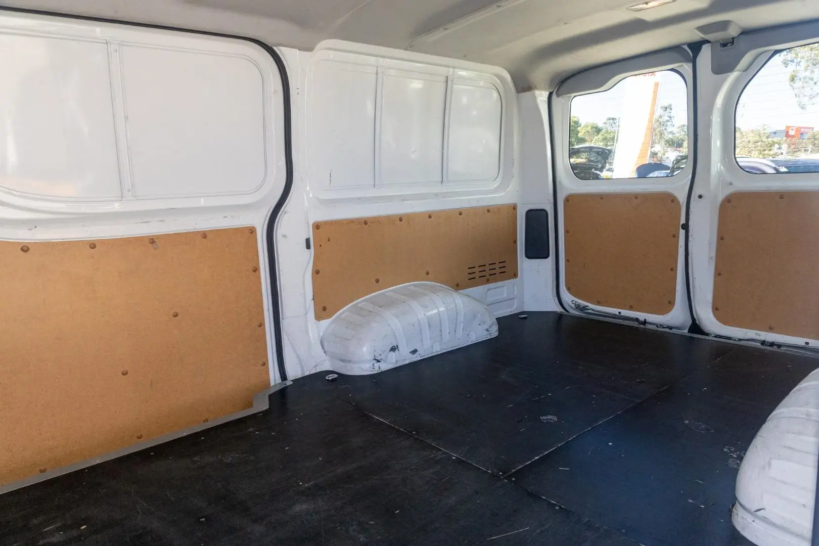 2022 Toyota Hiace Gallery Image 9