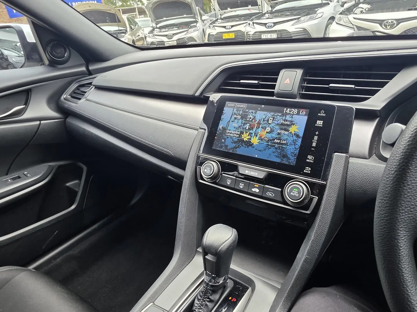 2017 Honda Civic Gallery Image 21