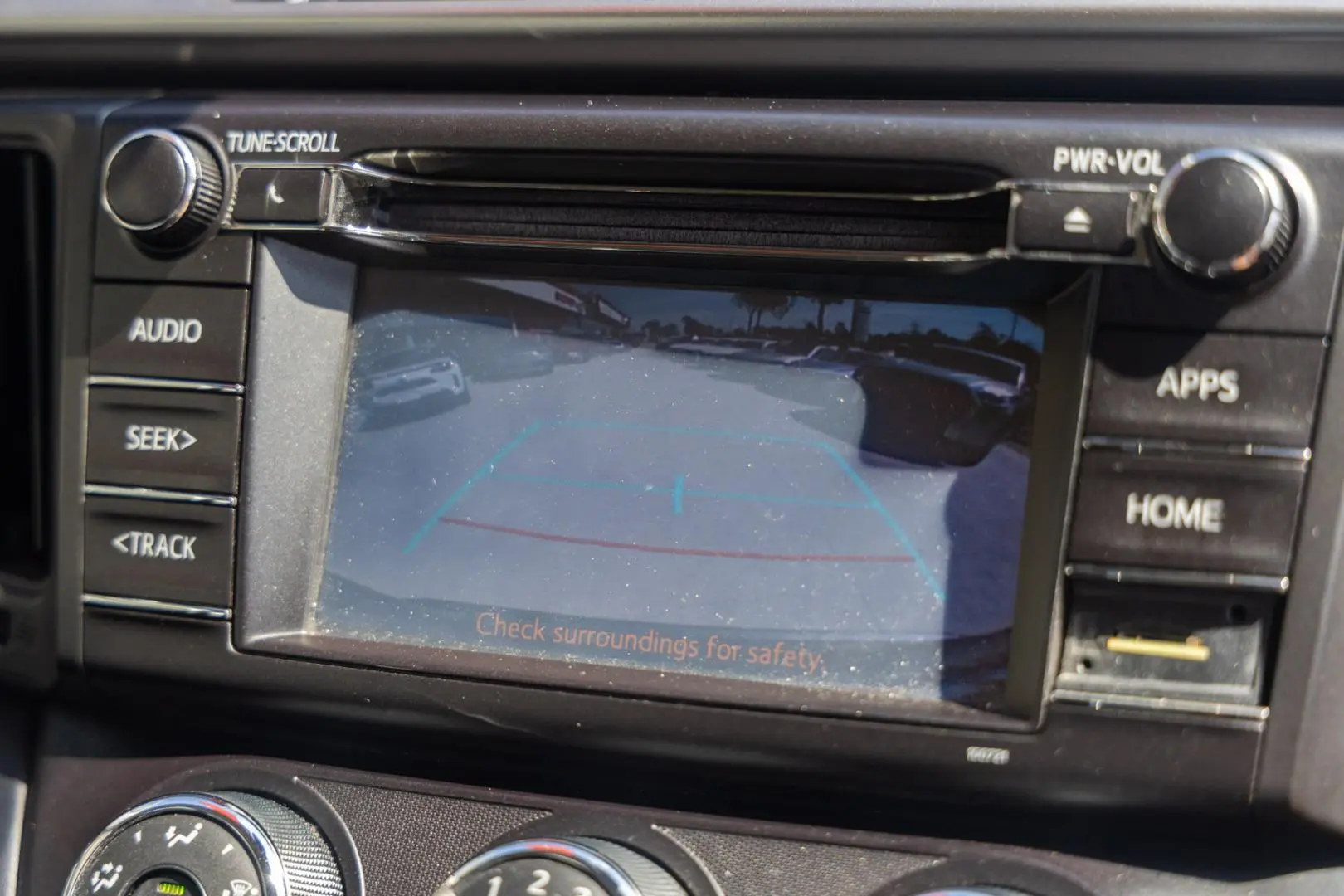 2018 Toyota RAV4 Gallery Image 12