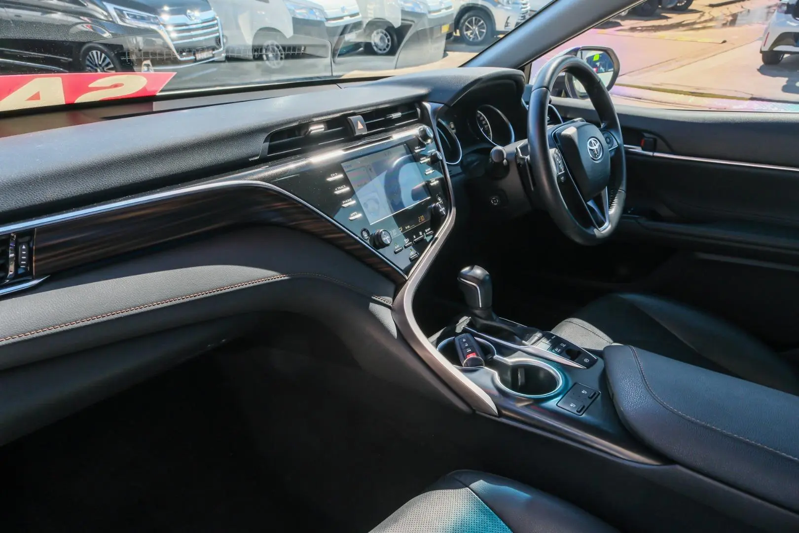 2018 Toyota Camry Gallery Image 8