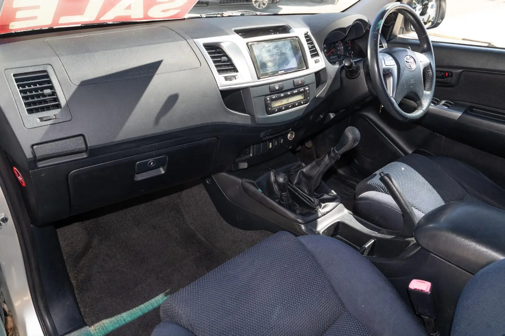 2014 Toyota Hilux Gallery Image 8