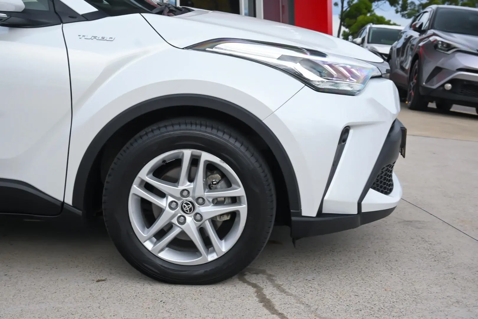 2023 Toyota C-HR Gallery Image 21