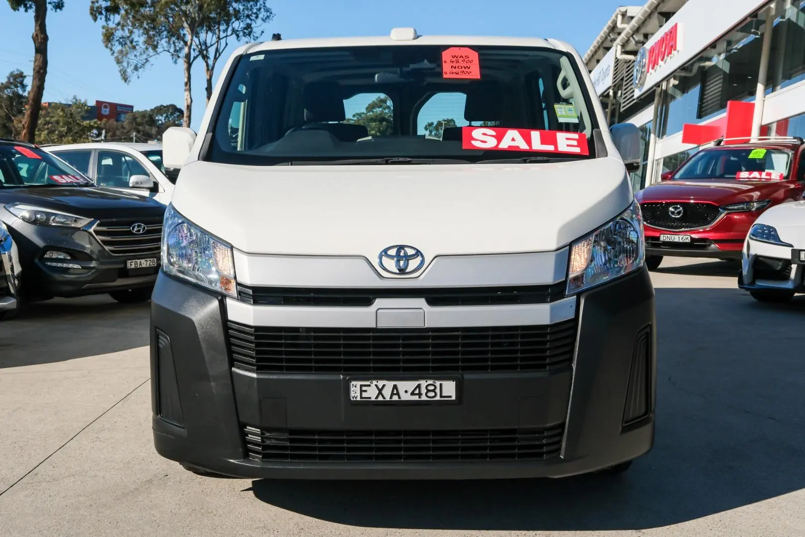 2022 Toyota Hiace Gallery Image 4