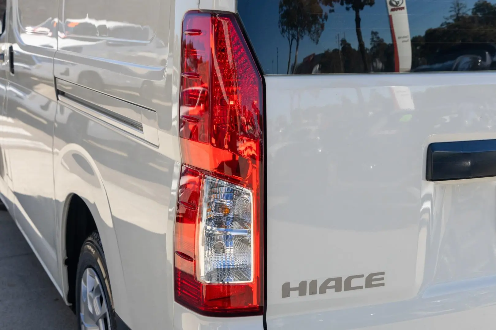 2022 Toyota Hiace Gallery Image 19