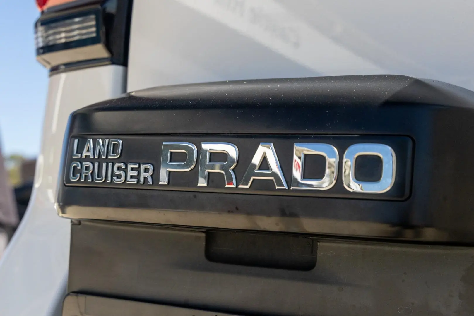 2018 Toyota Landcruiser Prado Gallery Image 21